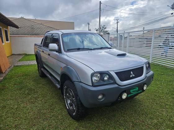 MITSUBISHI L200 OUTDOOR 2.5 GLS 4X4 CD 8V TURBO INTERCOOLER DIESEL 4P MANUAL MITSUBISHI L200 OUTDOOR 2.5 GLS 4X4 CD 8V TURBO INTERCOOLER DIESEL 4P MANUAL